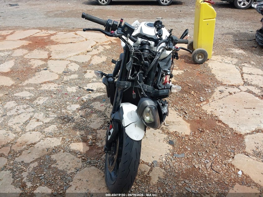2024 TRIUMPH MOTORCYCLE STREET TRIPLE auction photo 5