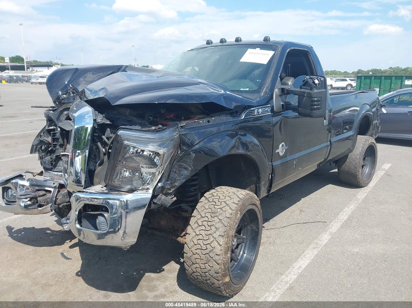 2011 FORD SUPER DUTY F-350 SRW auction photo 2