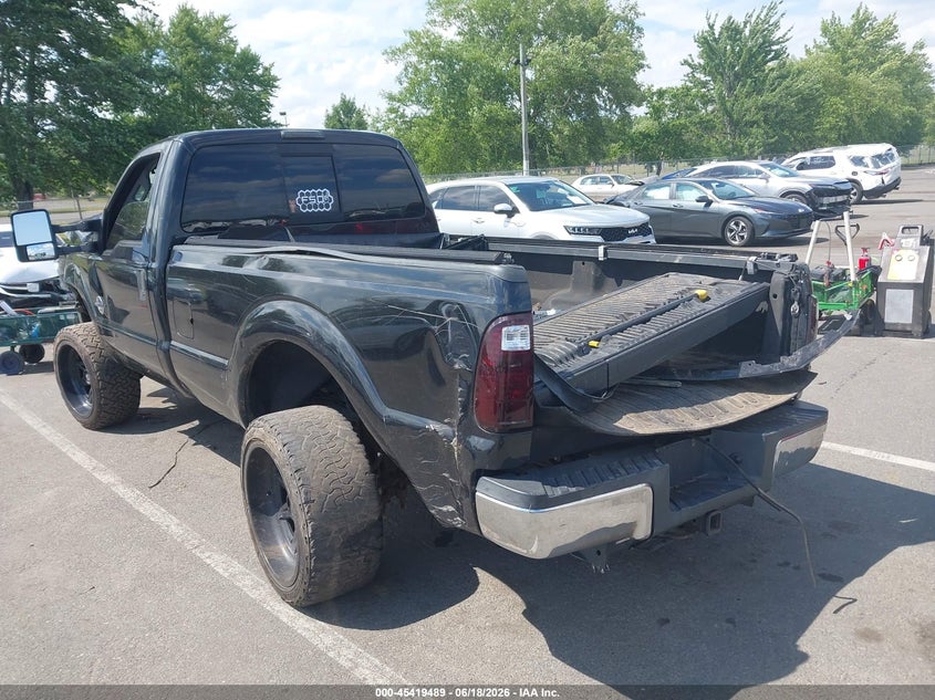 2011 FORD SUPER DUTY F-350 SRW auction photo 3