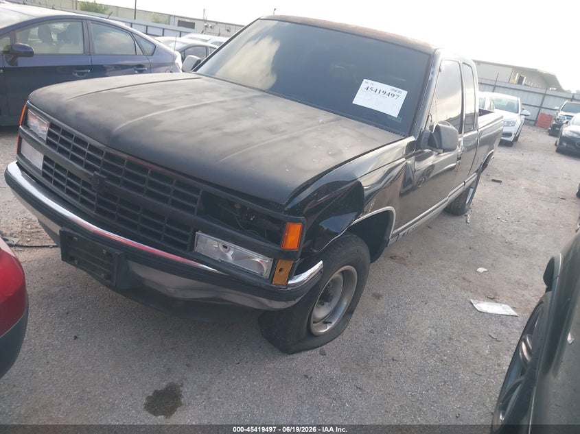 1989 Chevrolet Gmt-400 C1500 2GCEC19KXK1188847 photo 1
