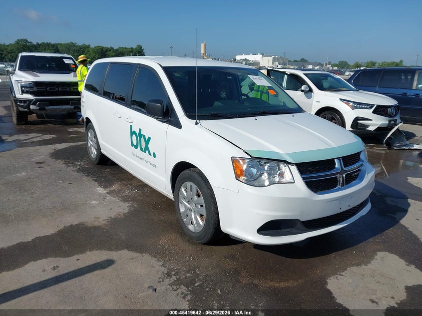 Vin: 2c4rdgbg1jr304797, lot: 45917693, dodge grand caravan se 2018 img_1