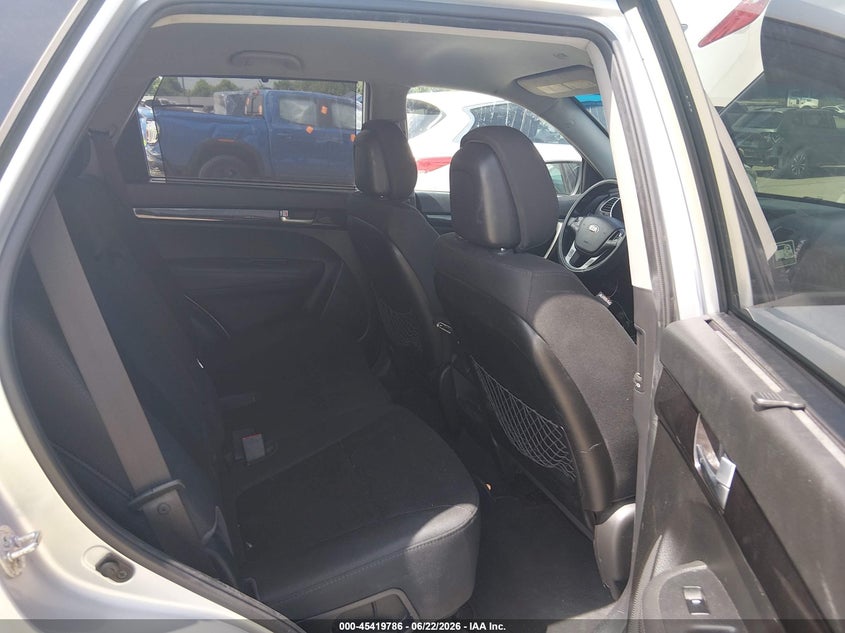 2014 KIA SORENTO auction photo 8