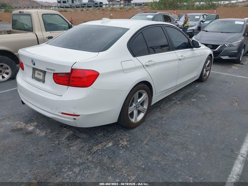 Vin: wba3b1g52fnt07905, lot: 45917854, bmw 320i 20154