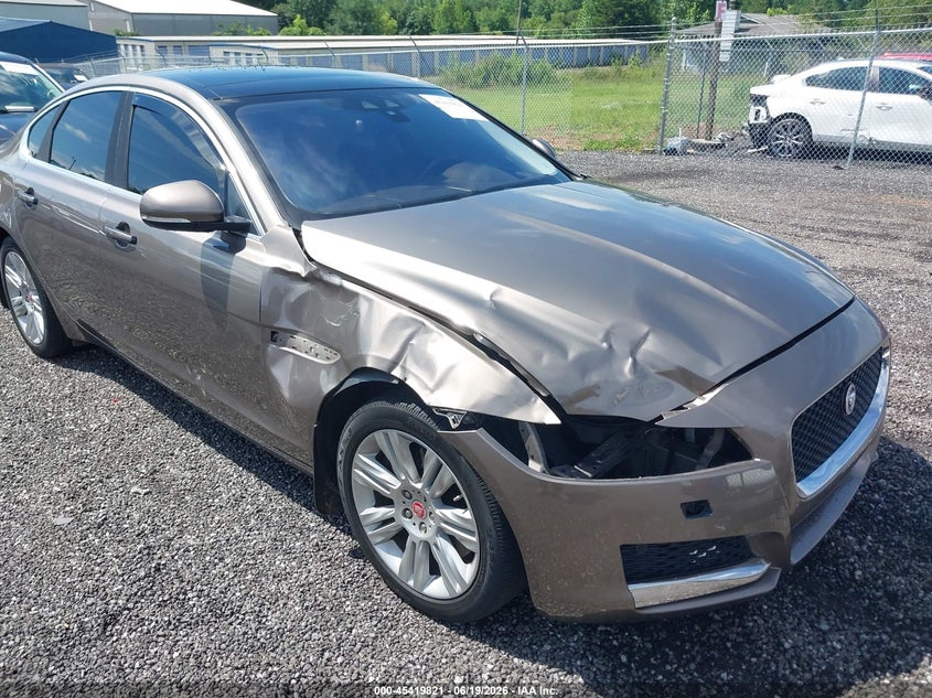 2017 JAGUAR XF auction photo 6