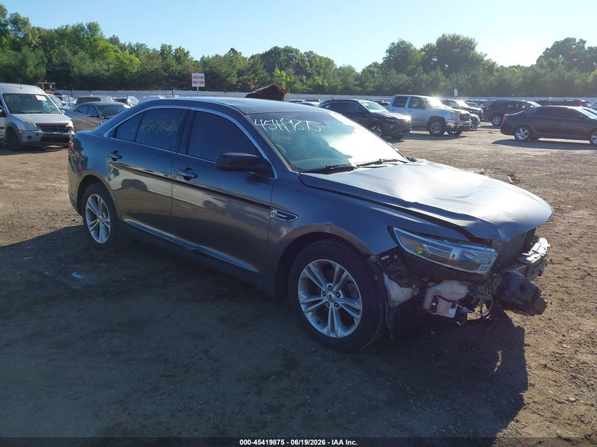 2018 FORD TAURUS SE