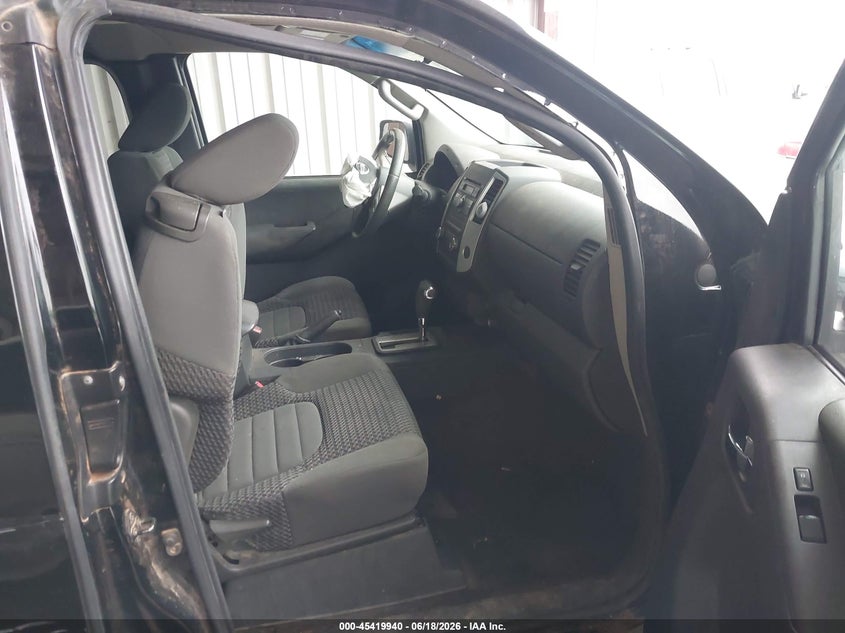 2012 NISSAN FRONTIER auction photo 5