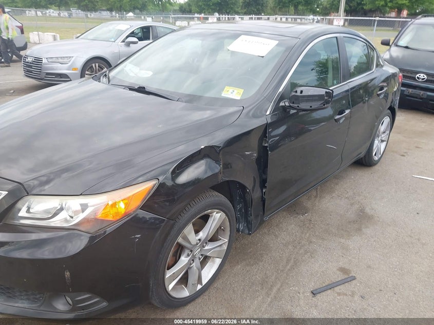 2013 Acura Ilx 2.4L VIN: 19VDE2E56DE001243 Lot: 45419959