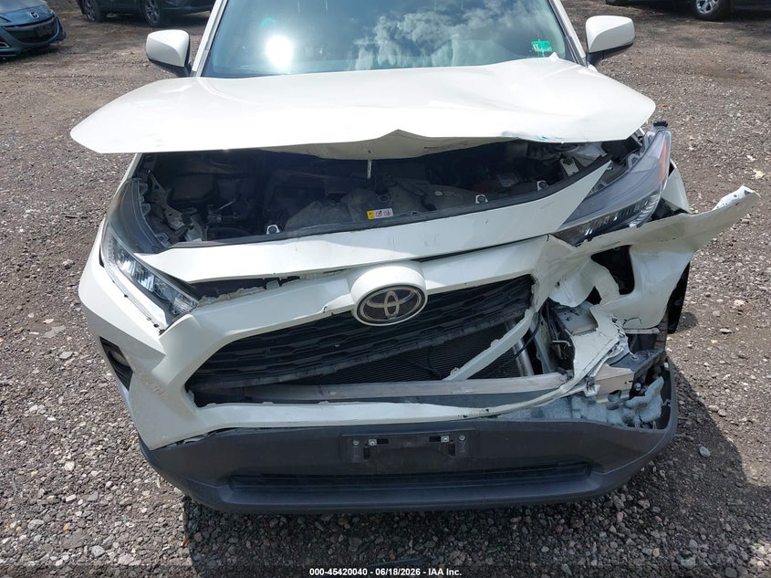 VIN 2T3C1RFV2MW147942 2021 TOYOTA RAV4 XLE PREMIUM