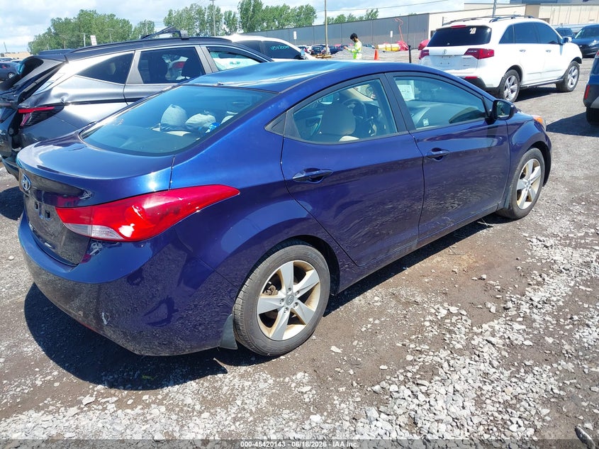 2013 HYUNDAI ELANTRA auction photo 4