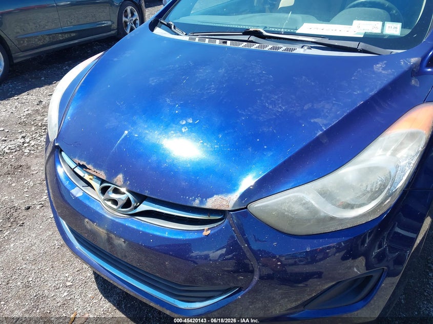 2013 HYUNDAI ELANTRA auction photo 6