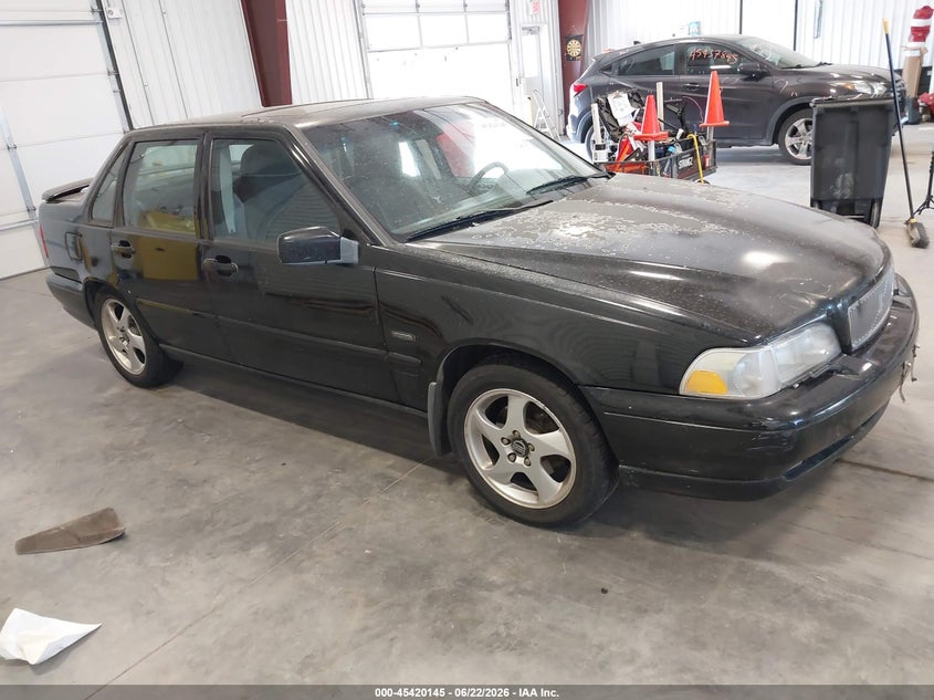 1998 VOLVO S70 auction photo 1