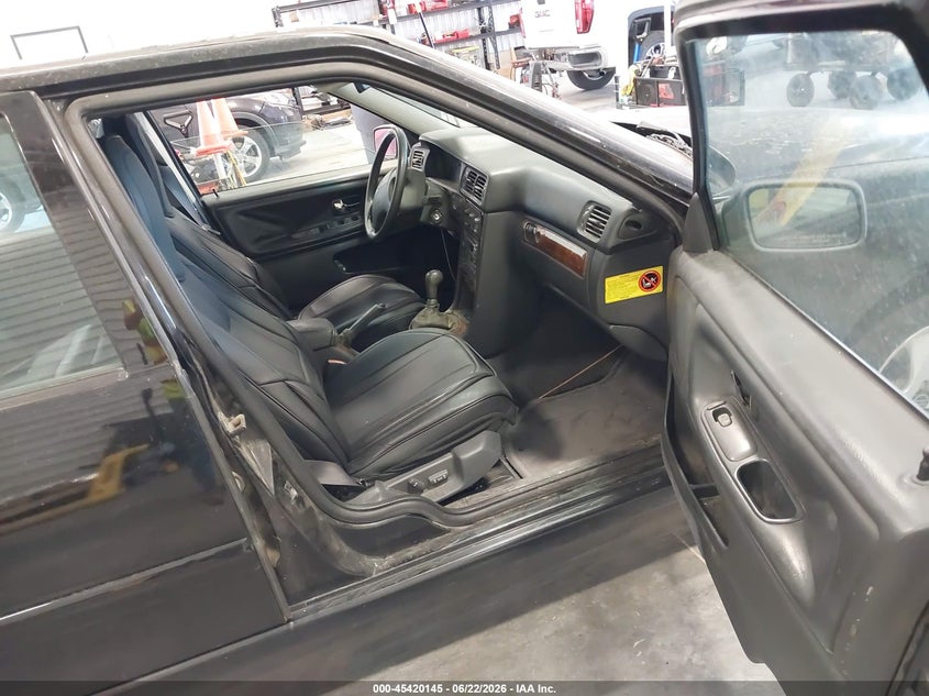 1998 VOLVO S70 auction photo 5