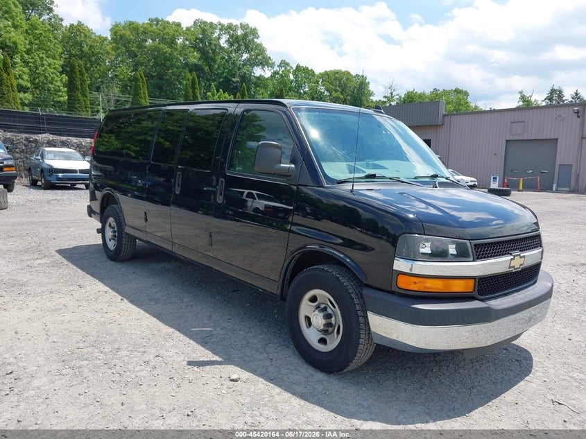 2016 CHEVROLET EXPRESS 3500 LT — Галерея фотографий