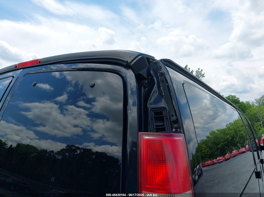 2016 CHEVROLET EXPRESS 3500 LT — Фото 6