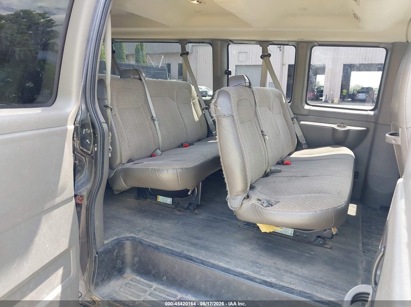 2016 CHEVROLET EXPRESS 3500 LT — Фото 8