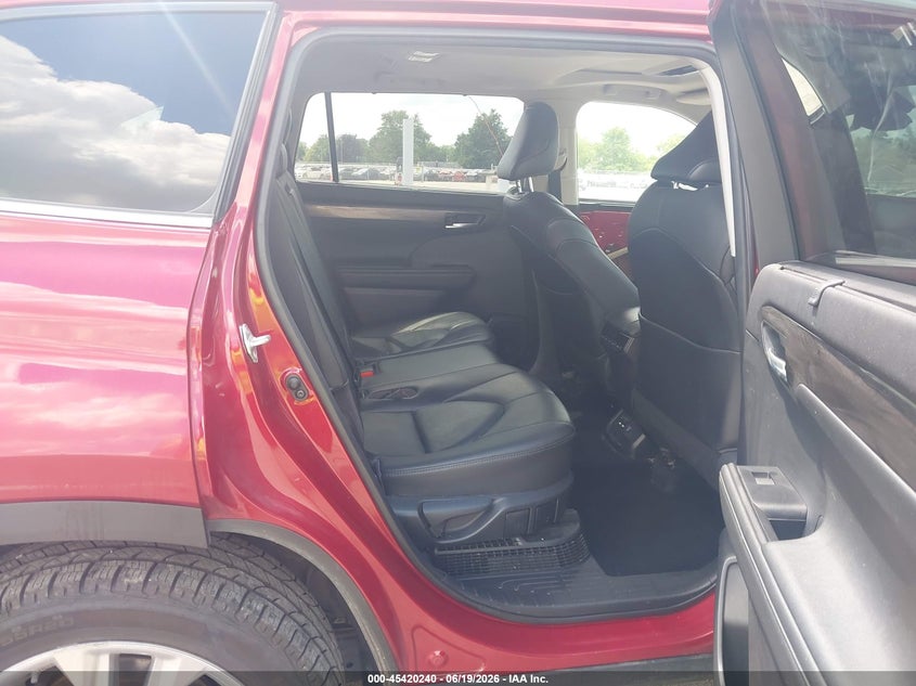 TOYOTA HIGHLANDER - zdjęcie 8