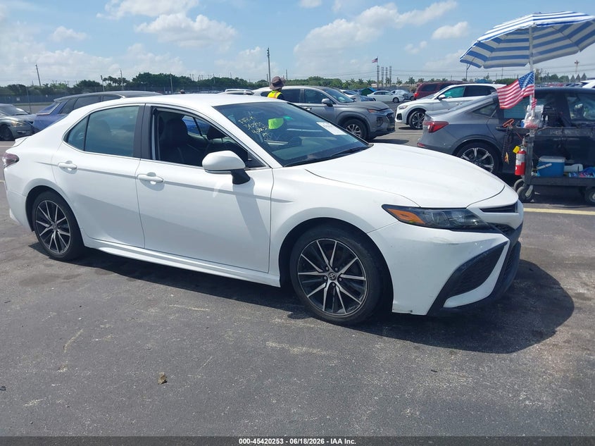 TOYOTA CAMRY SE HYBRID 2023