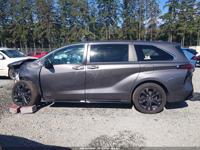 AtlanticExpress - Toyota Sienna