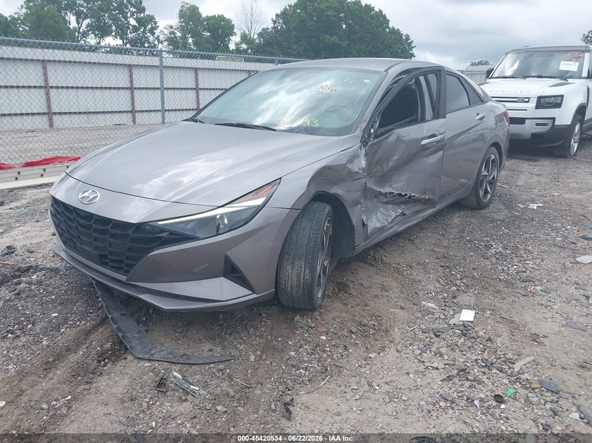 2023 HYUNDAI ELANTRA auction photo 2