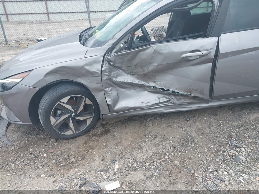 2023 HYUNDAI ELANTRA auction photo 6