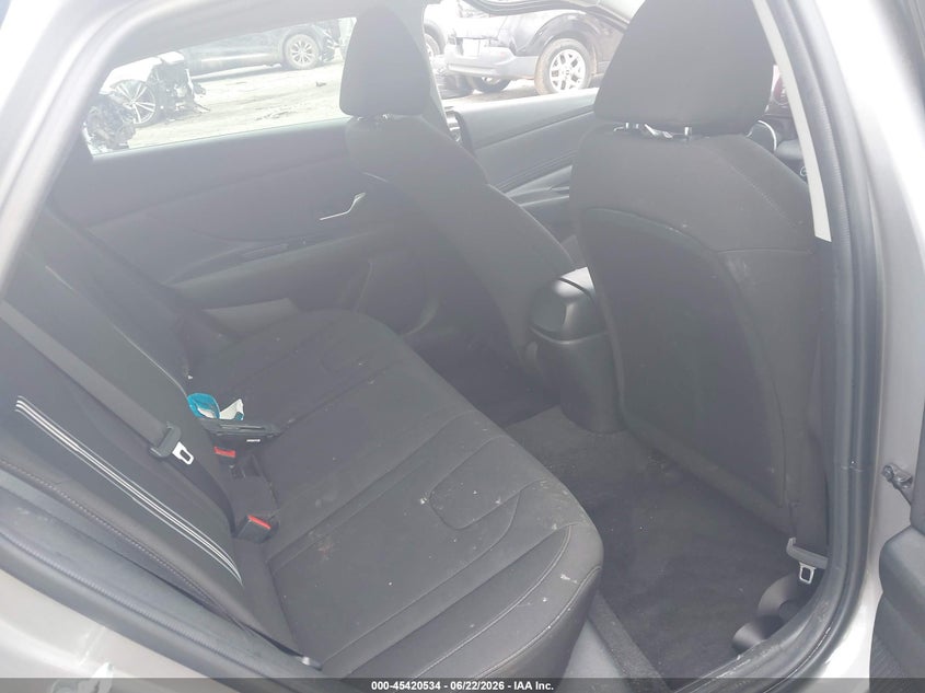 2023 HYUNDAI ELANTRA auction photo 8