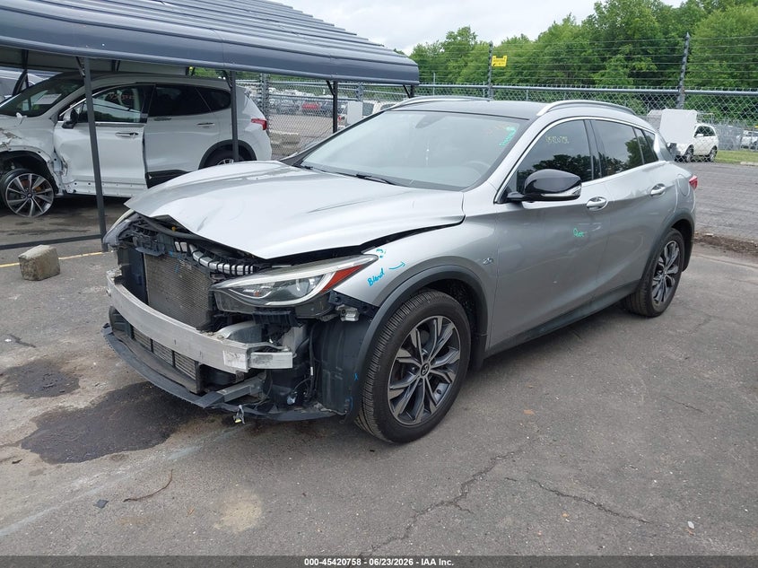 2017 INFINITI QX30 auction photo 2
