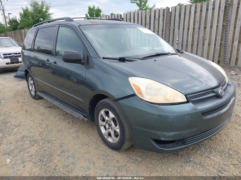 2004 TOYOTA SIENNA LE