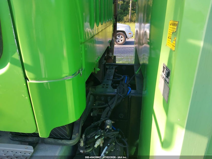 2015 FREIGHTLINER M2 auction photo 6