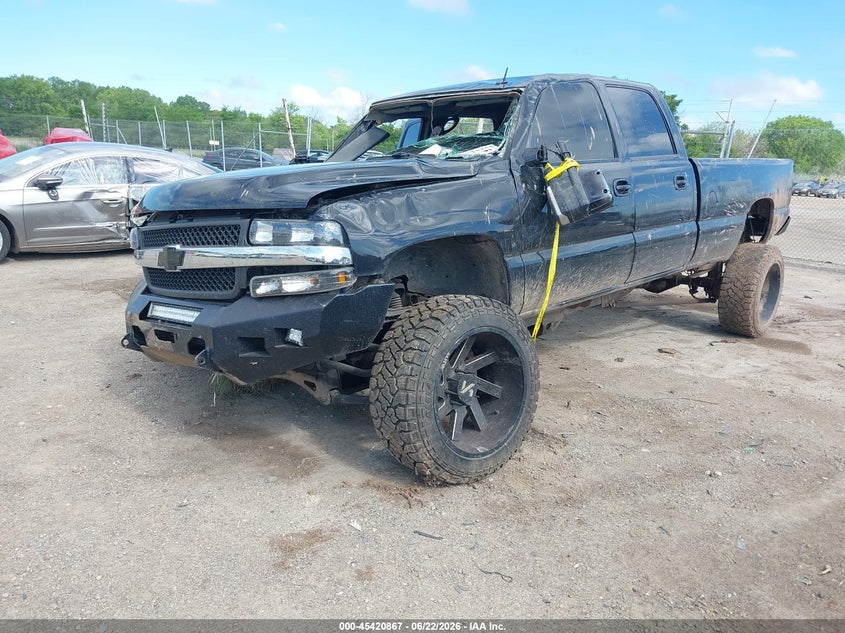 2002 CHEVROLET SILVERADO 2500HD auction photo 2