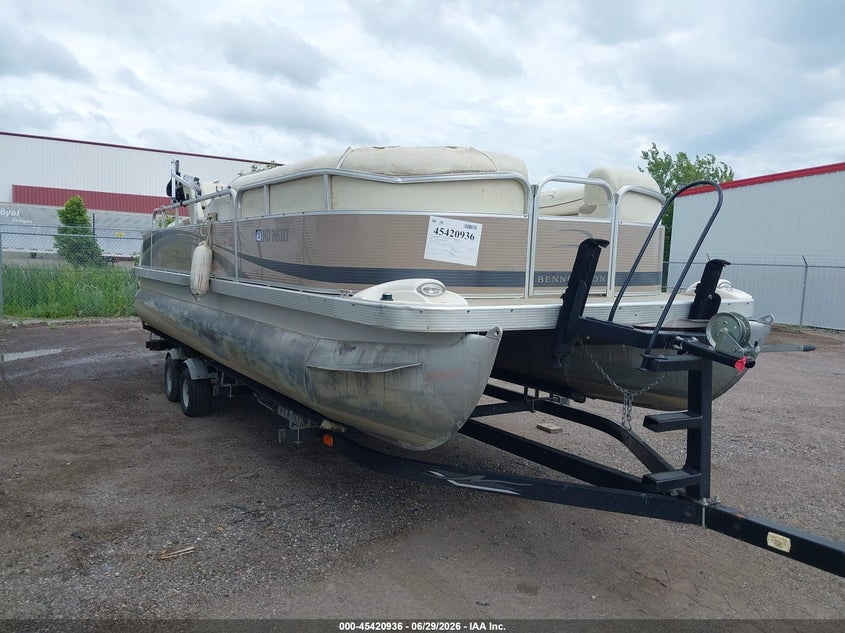 2009 BENNINGTON PONTOON auction photo 1