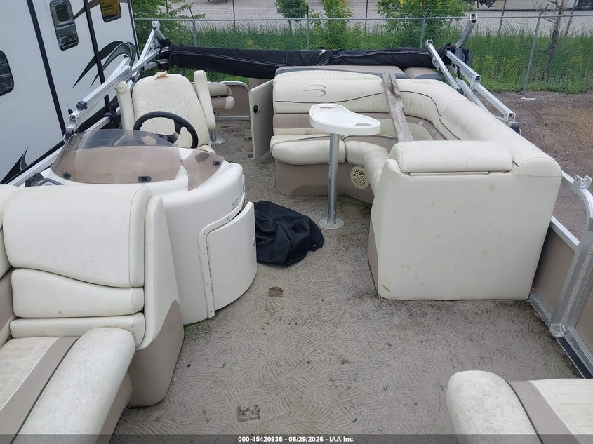 2009 BENNINGTON PONTOON auction photo 8