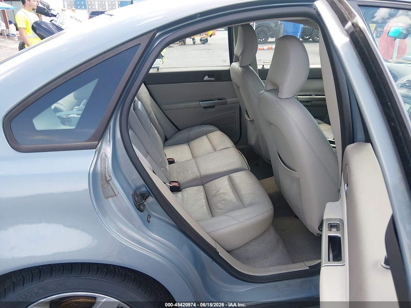 2008 Volvo S40 2.4L/2.4L W/Snrf VIN: YV1MS382982385975 Lot: 45420974