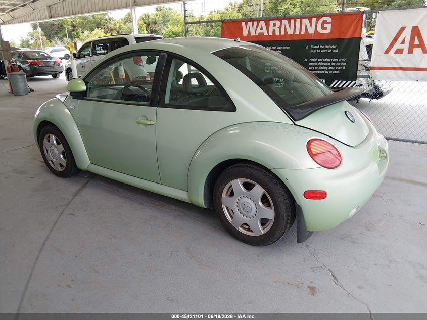 2000 VOLKSWAGEN BEETLE HATCHBACK 2.0L I-4 115HP