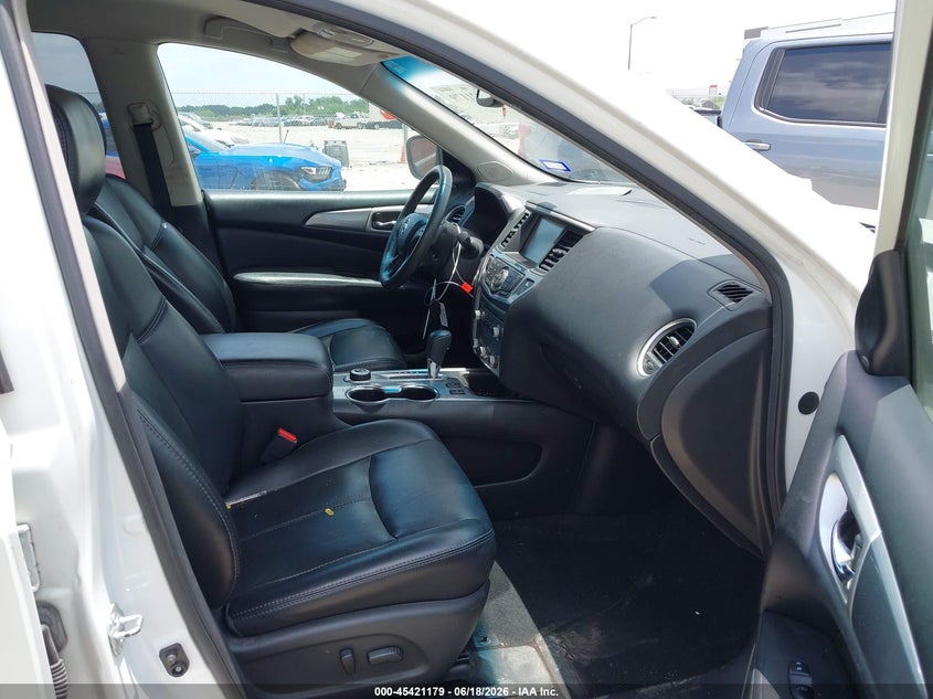 2017 NISSAN PATHFINDER auction photo 5