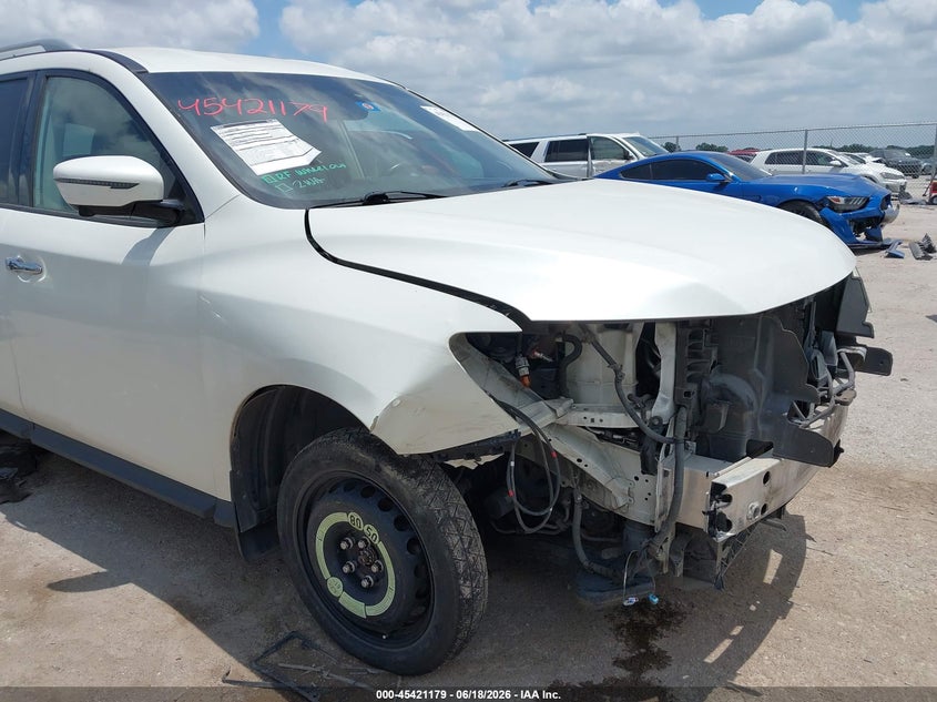 2017 NISSAN PATHFINDER auction photo 6