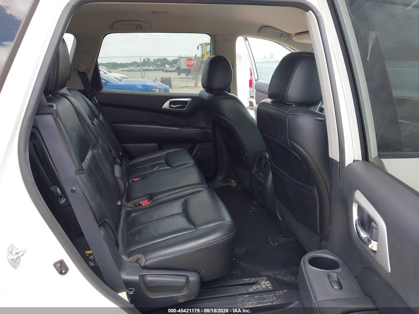 2017 NISSAN PATHFINDER auction photo 8