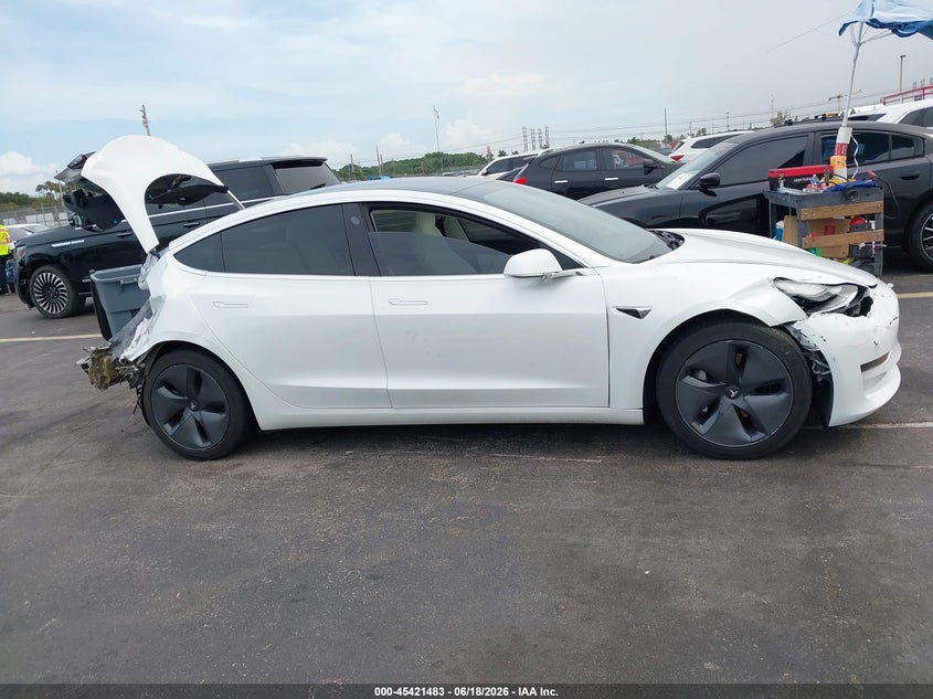 AtlanticExpress - Tesla Model 3