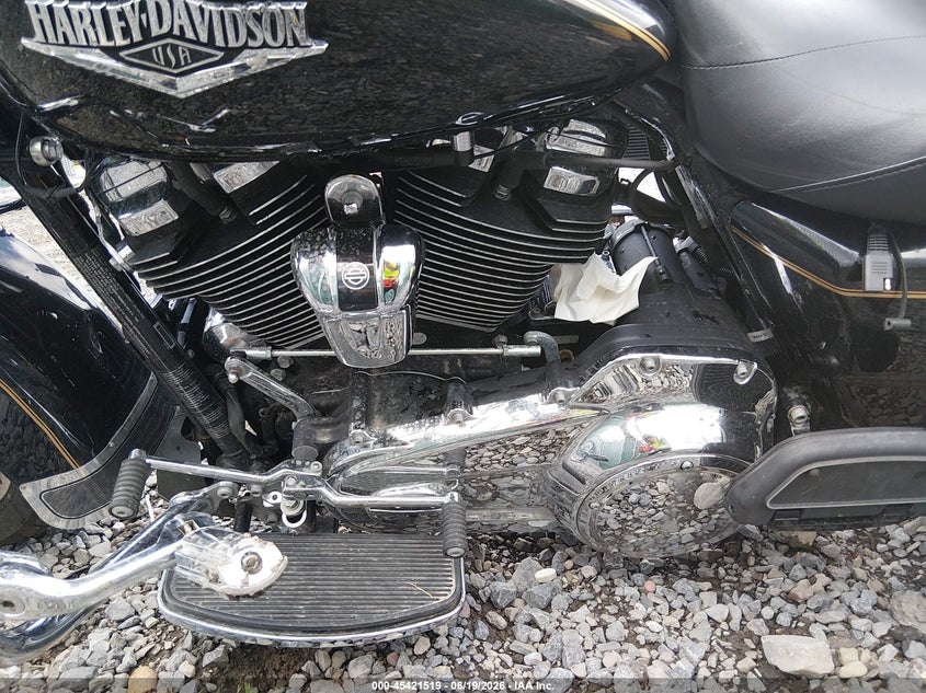 2017 Harley-Davidson Flhr Road King VIN: 1HD1FBC12HB608443 Lot: 45421519