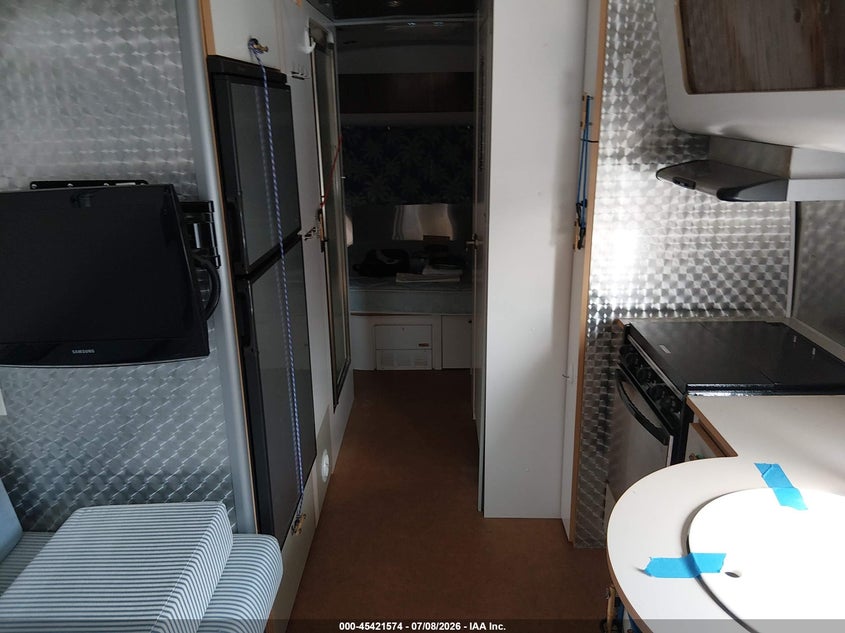 2009 AIRSTREAM 25FB auction photo 5