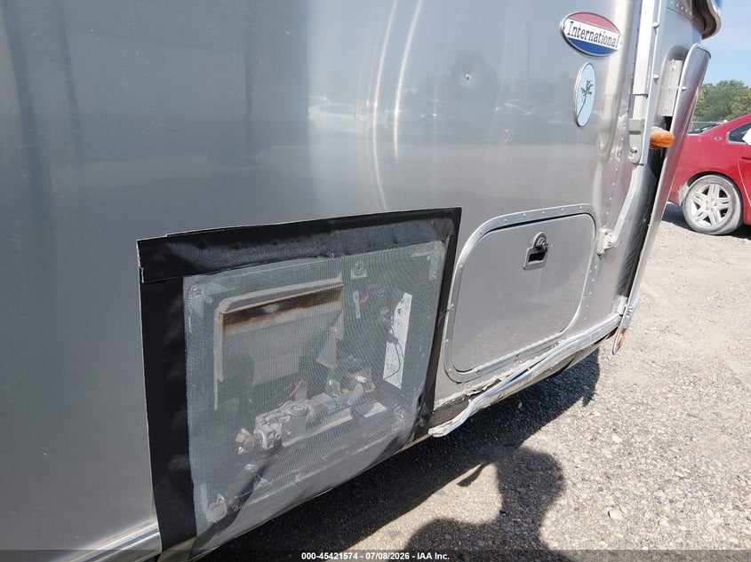 2009 AIRSTREAM 25FB auction photo 6