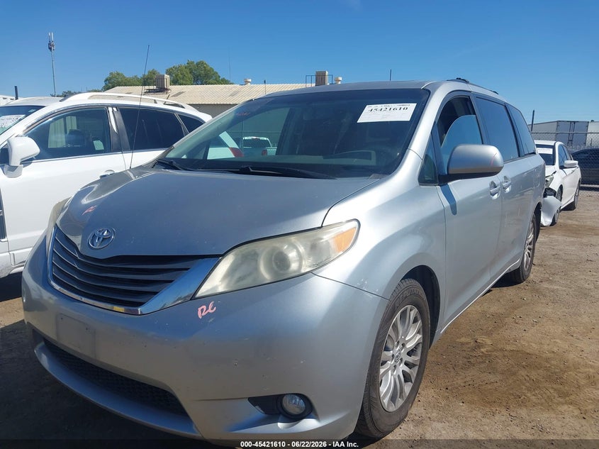 2014 Toyota Sienna Xle V6 8 Passenger 5TDYK3DC7ES442121 photo 1