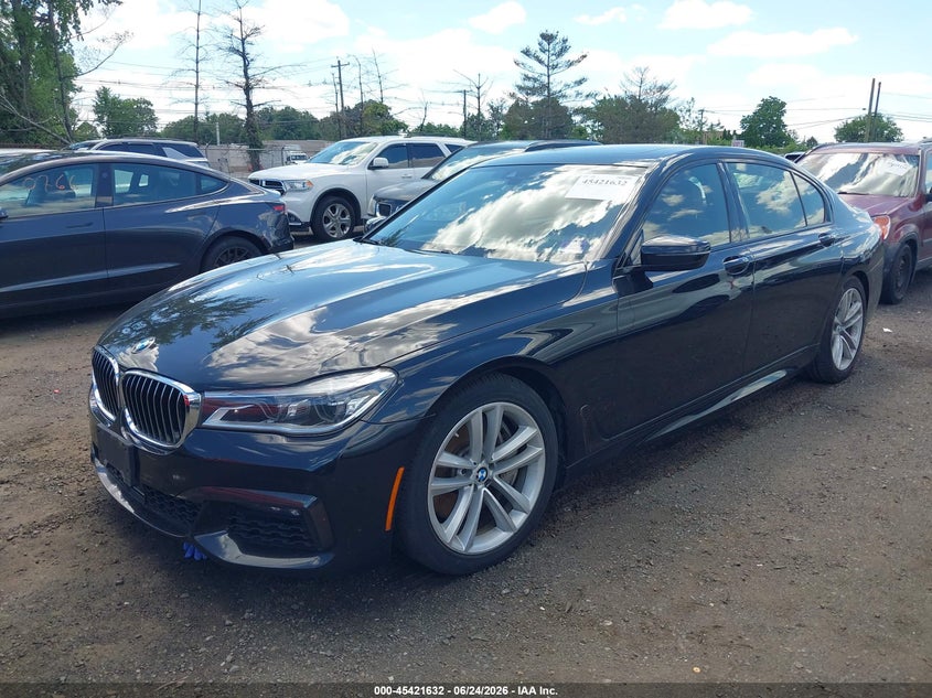 2019 BMW 750I — zdjęcie 2