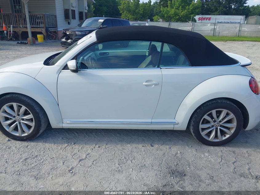 2017 Volkswagen Beetle S/Se/Classic/Pink/Sel VIN: 3VW517AT3HM811141 Lot: 45421781