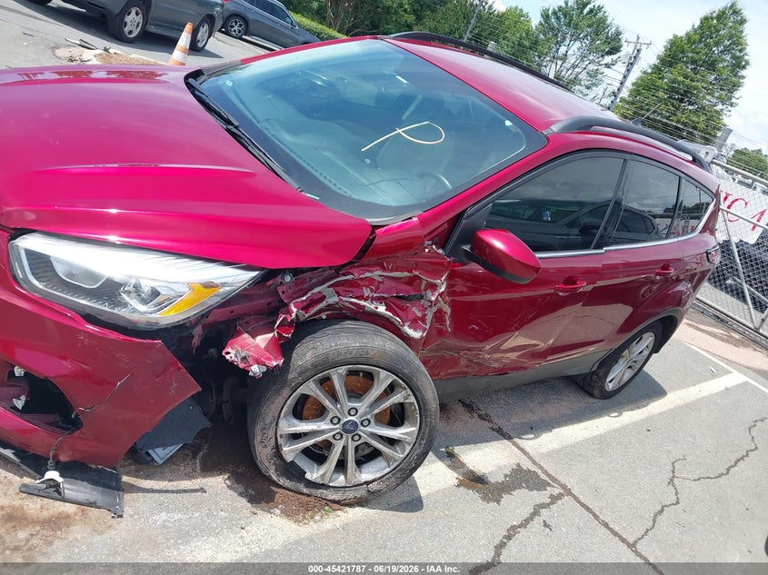 VIN 1FMCU0HD2JUB22194 2018 FORD ESCAPE SEL