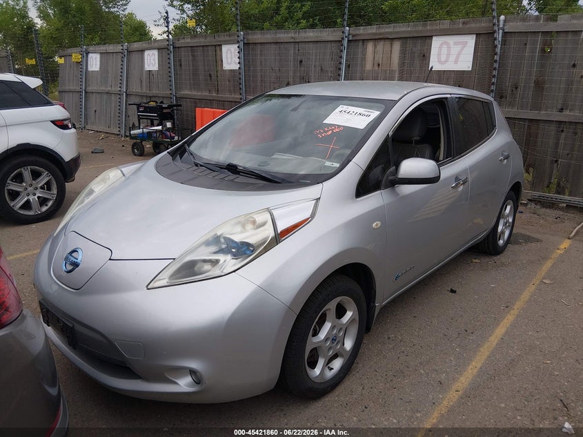 2011 Nissan Leaf, Normal Wear & Tear, IAAI, VIN JN1AZ0CP2BT007507 — photo 2