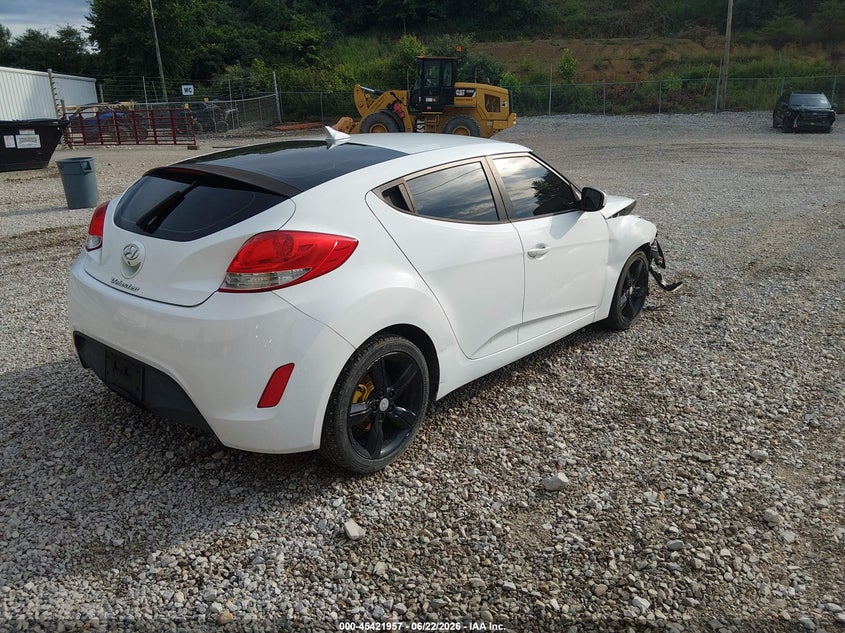 2014 HYUNDAI VELOSTER auction photo 4