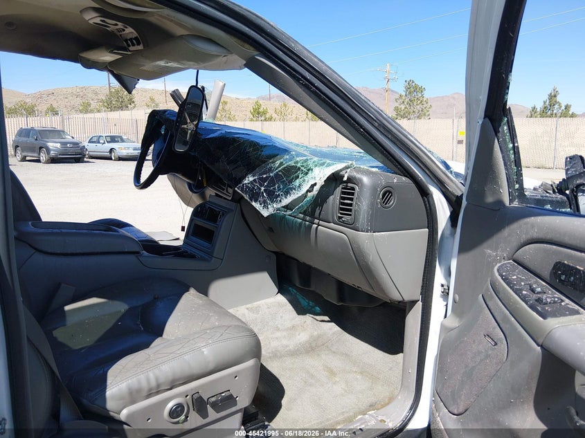 2005 CHEVROLET TAHOE auction photo 5