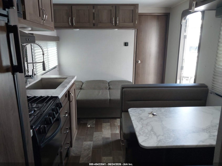 2021 FOREST RIVER EAST TO WEST auction photo 8