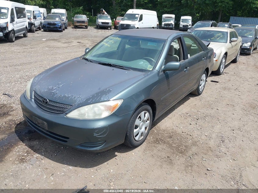 2002 Toyota Camry Le 4T1BE32K92U576896 photo 1