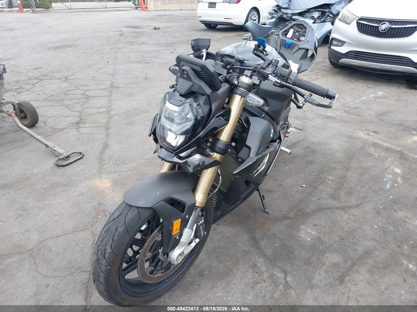 2023 BMW S 1000 auction photo 2
